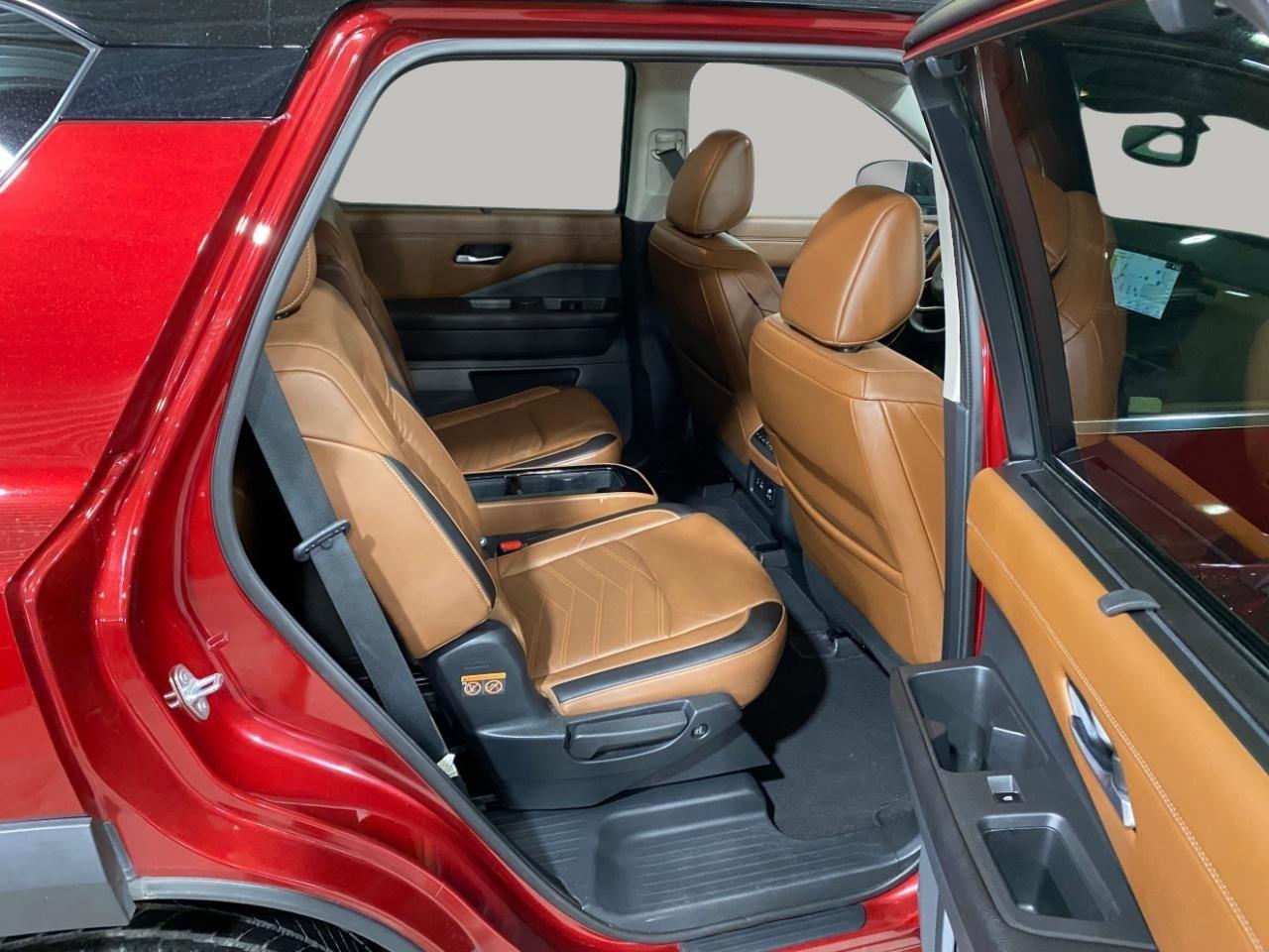 Nissan Pathfinder Platinum 4WD 2022