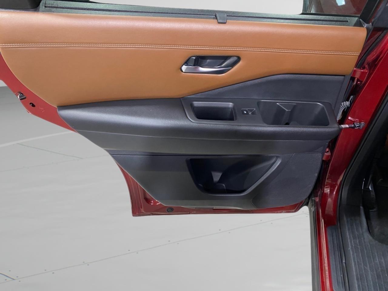 Nissan Pathfinder Platinum 4WD 2022