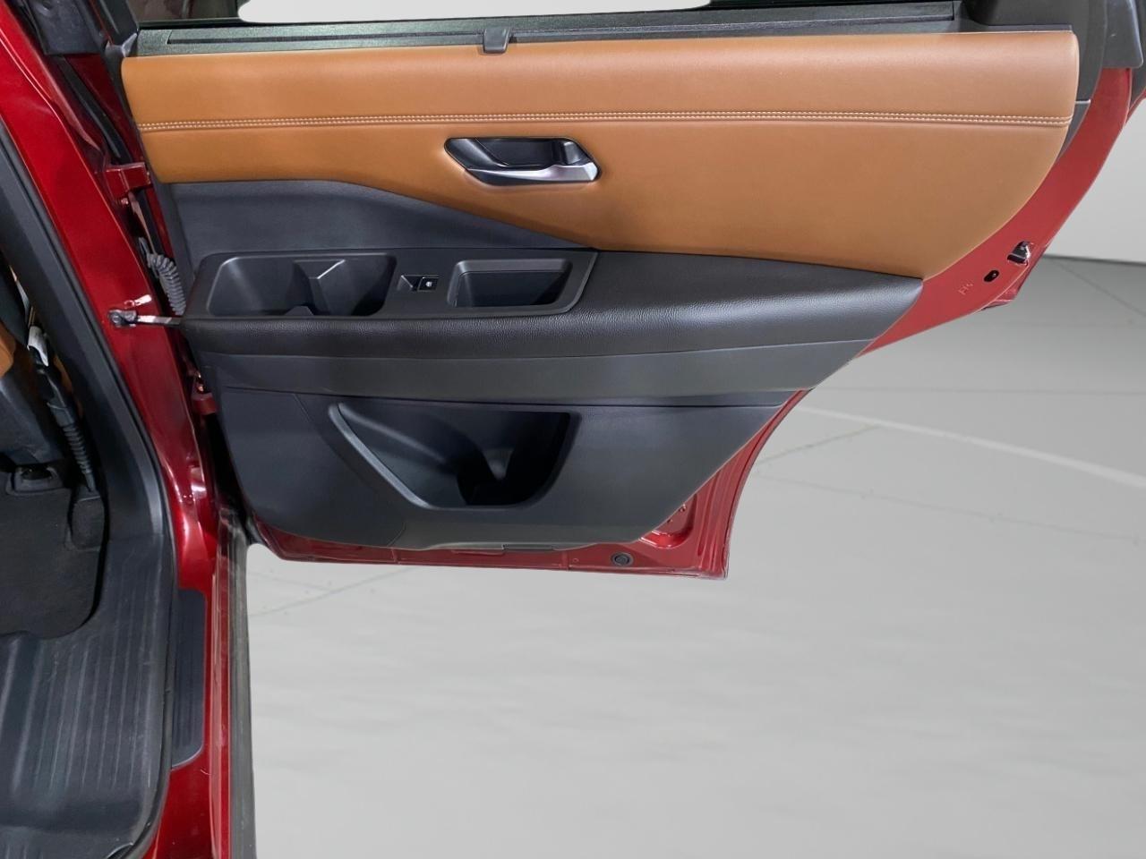 Nissan Pathfinder Platinum 4WD 2022