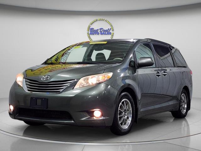 2014 Toyota Sienna XLE 8-Passenger FWD