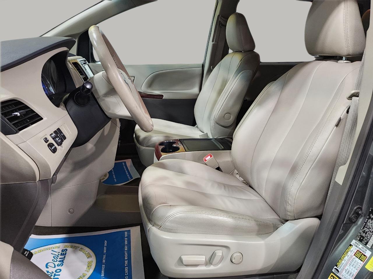 Toyota Sienna XLE FWD 8-Passenger V6 2014