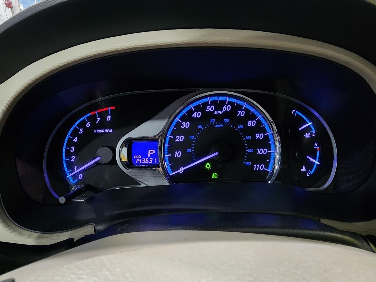 Toyota Sienna XLE FWD 8-Passenger V6 2014