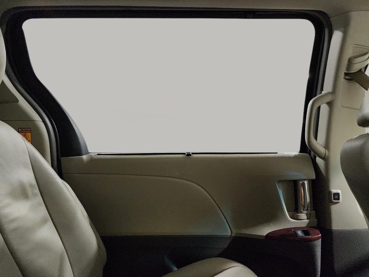 Toyota Sienna XLE FWD 8-Passenger V6 2014