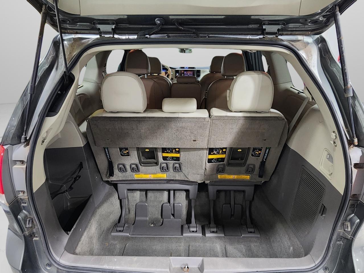 Toyota Sienna XLE FWD 8-Passenger V6 2014