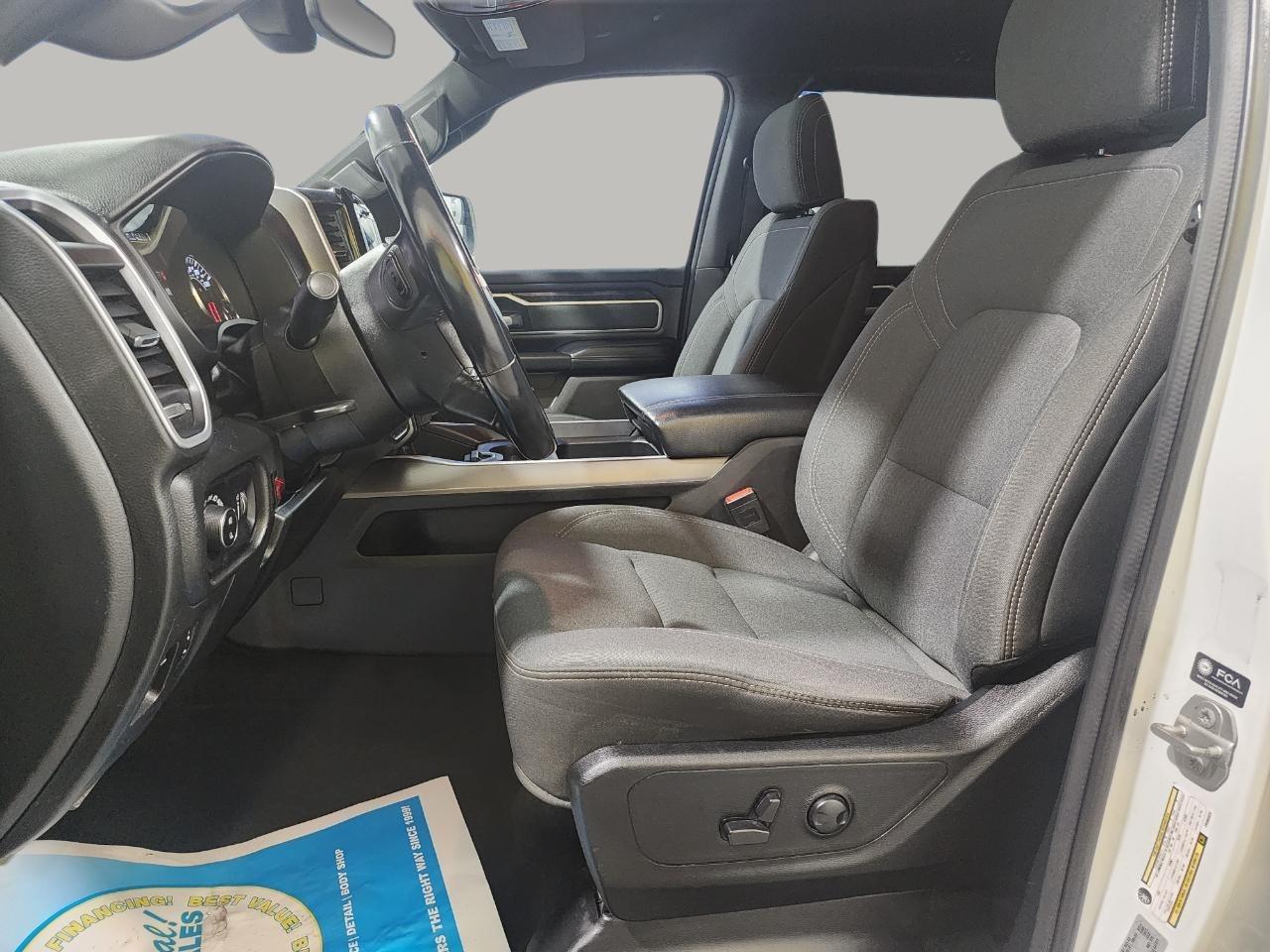 RAM 1500 Big Horn Crew Cab SWB 4WD 2023