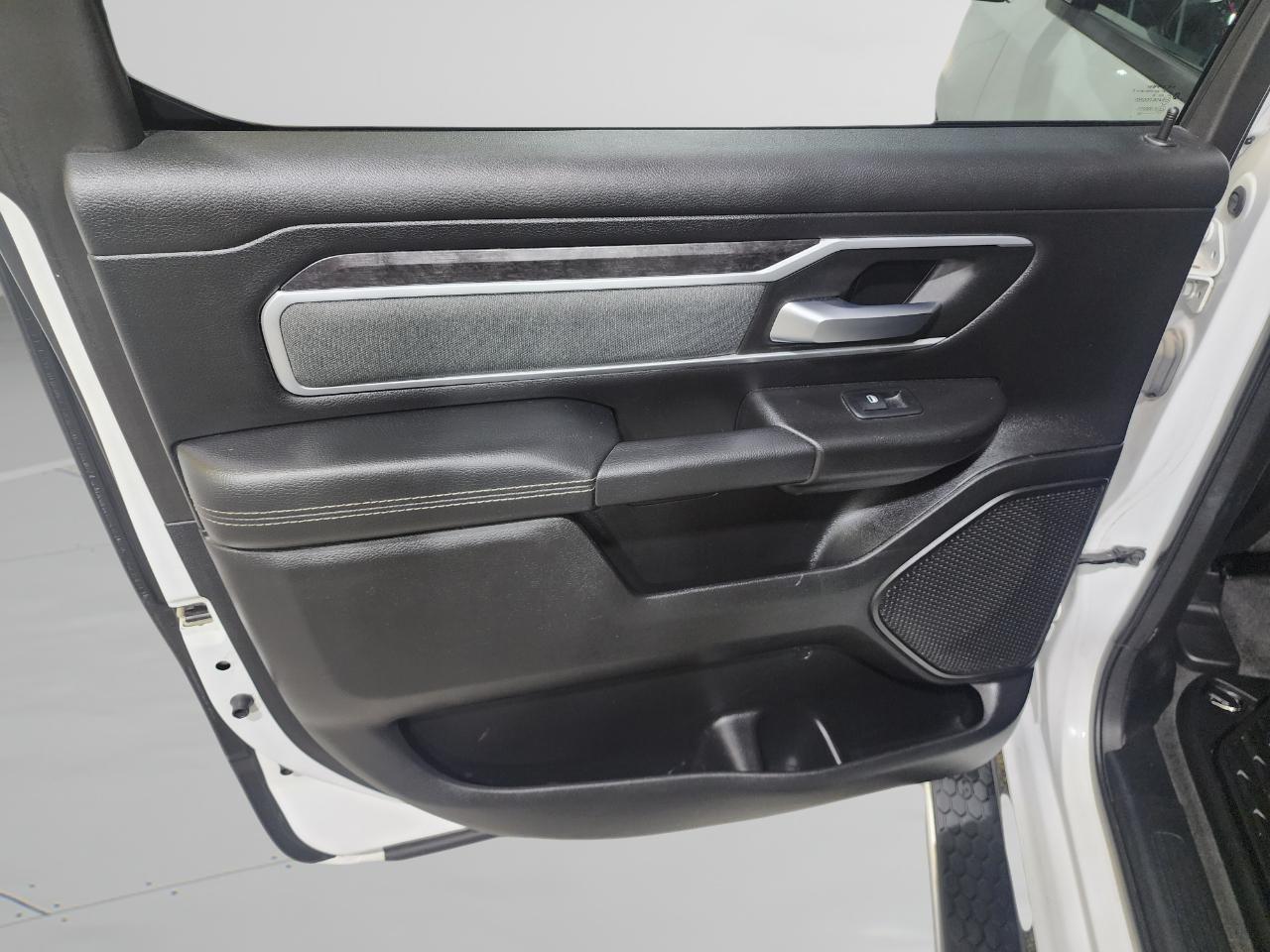 RAM 1500 Big Horn Crew Cab SWB 4WD 2023