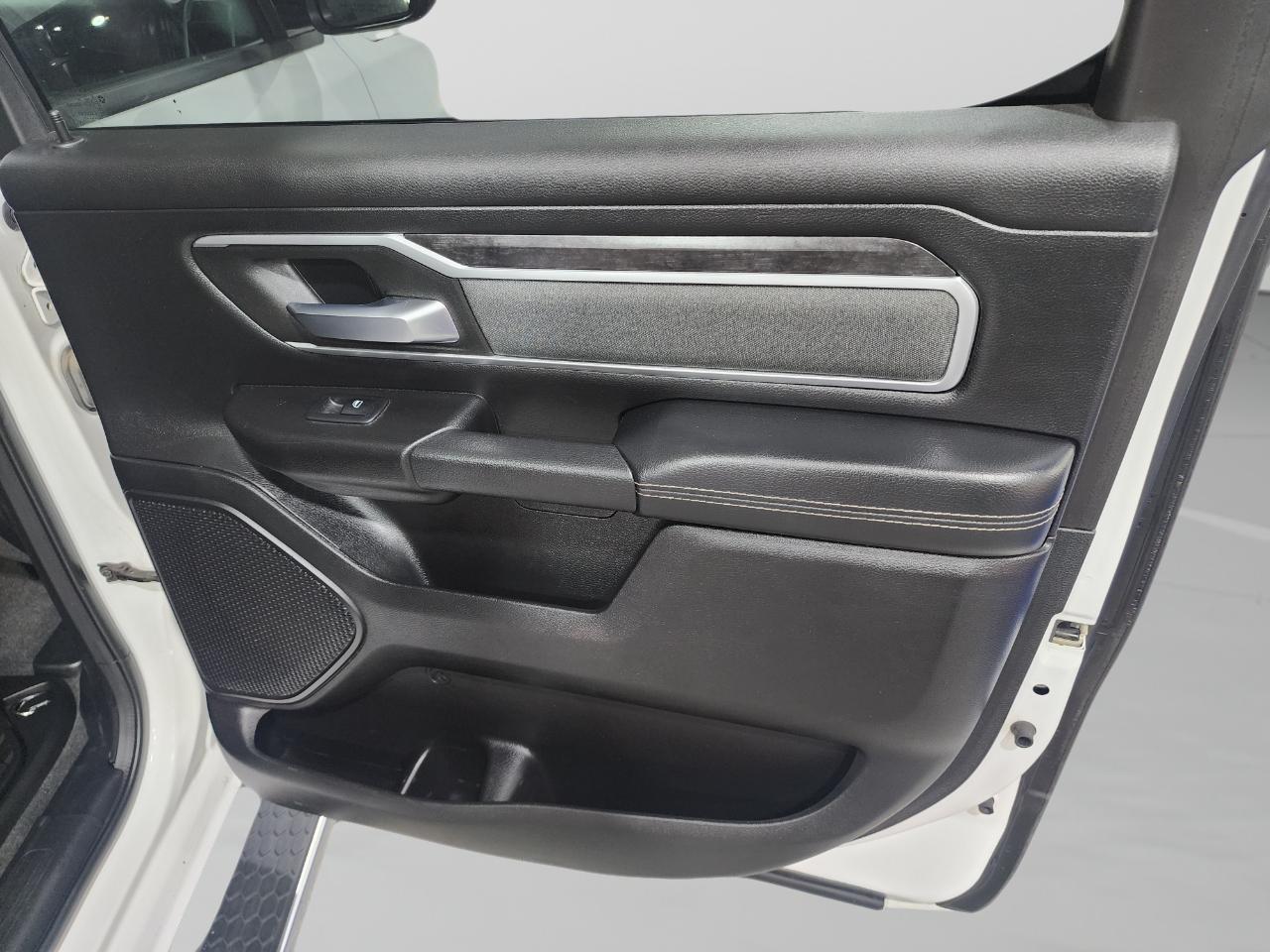 RAM 1500 Big Horn Crew Cab SWB 4WD 2023