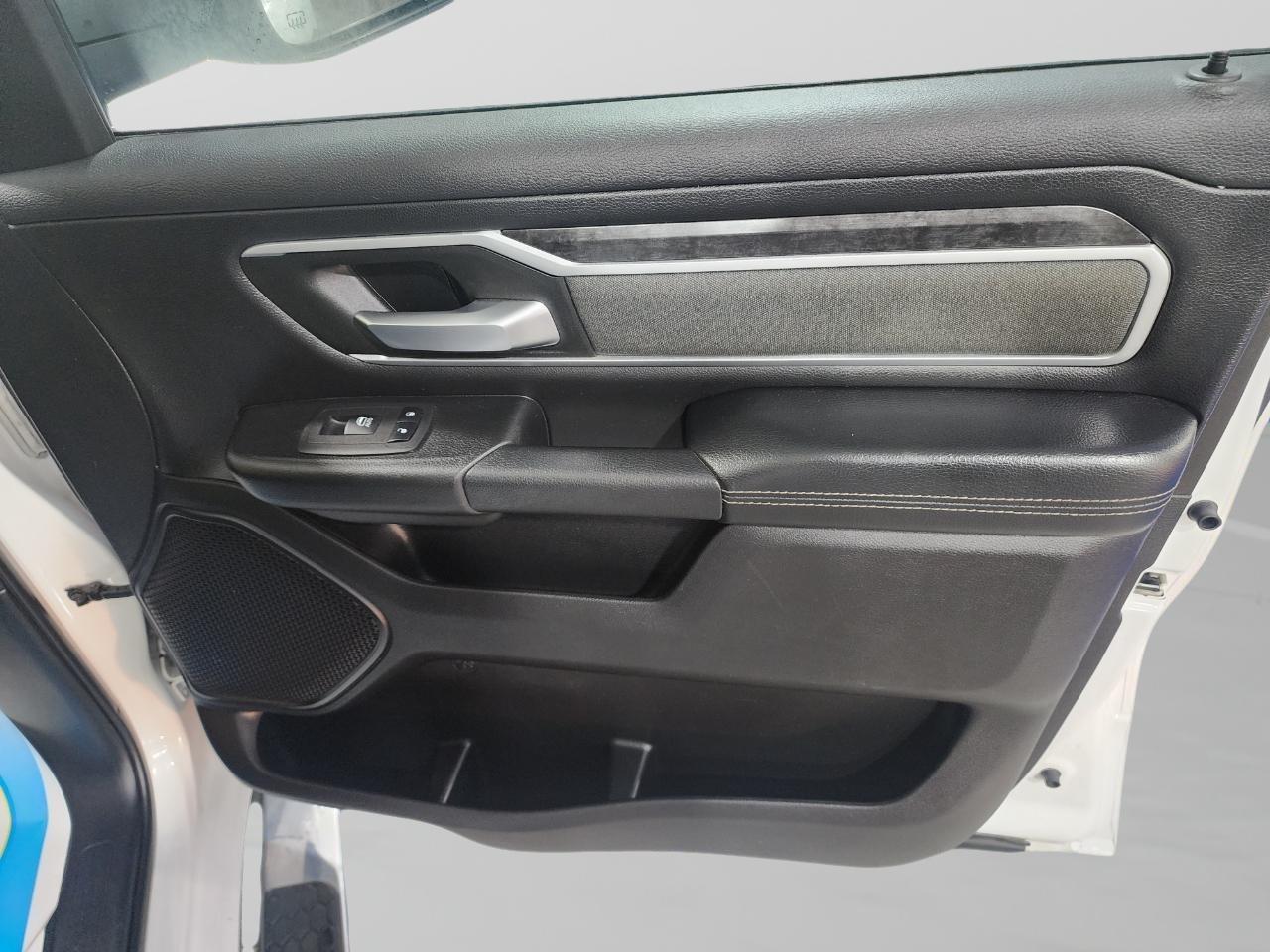 RAM 1500 Big Horn Crew Cab SWB 4WD 2023