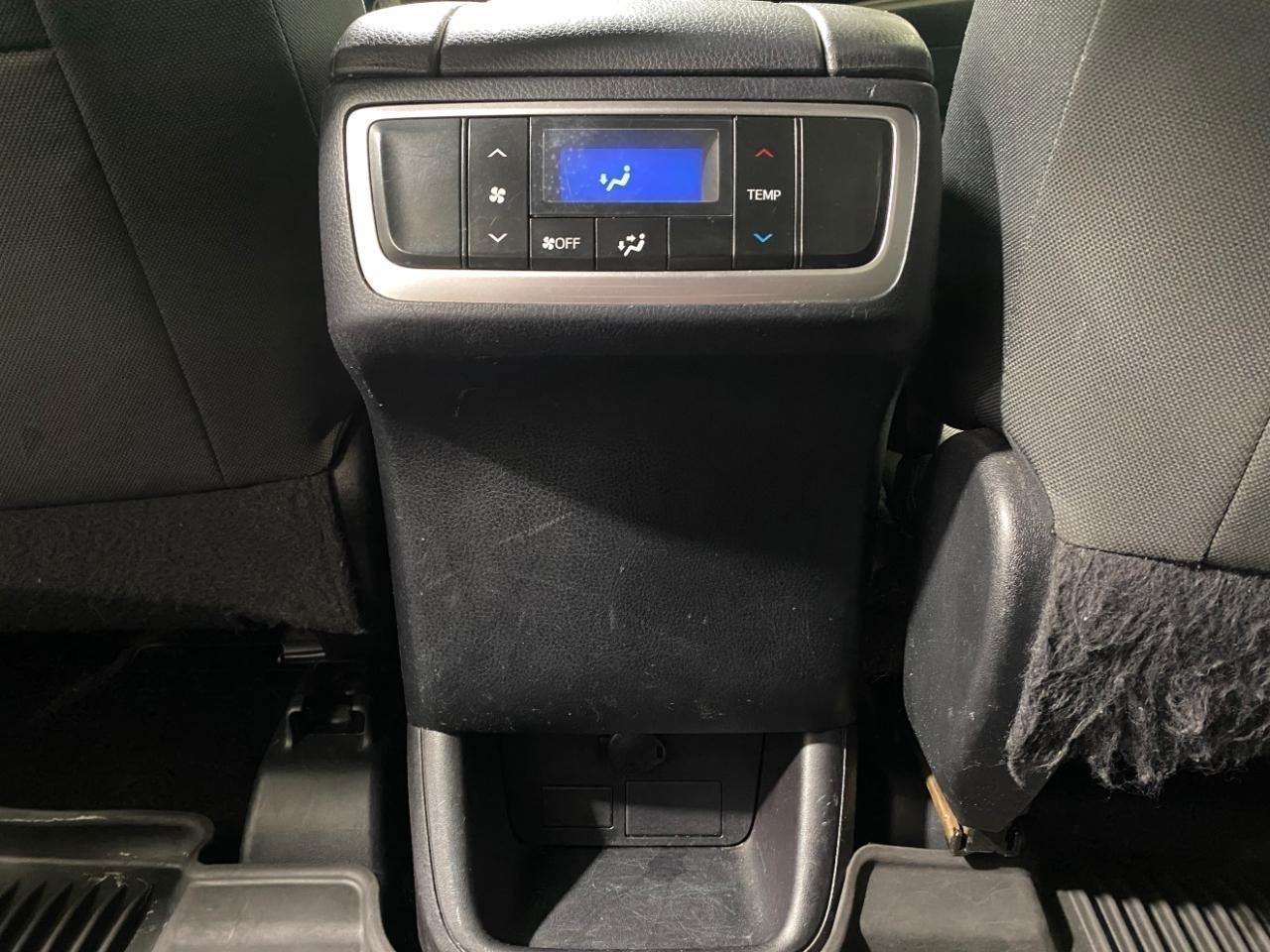 Toyota Highlander LE AWD V6 2014
