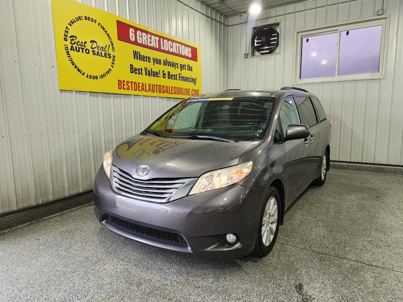 2017 Toyota Sienna XLE 7-Passenger AWD