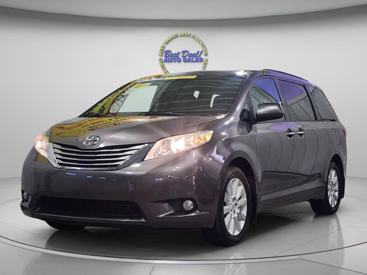 2017 Toyota Sienna XLE 7-Passenger AWD