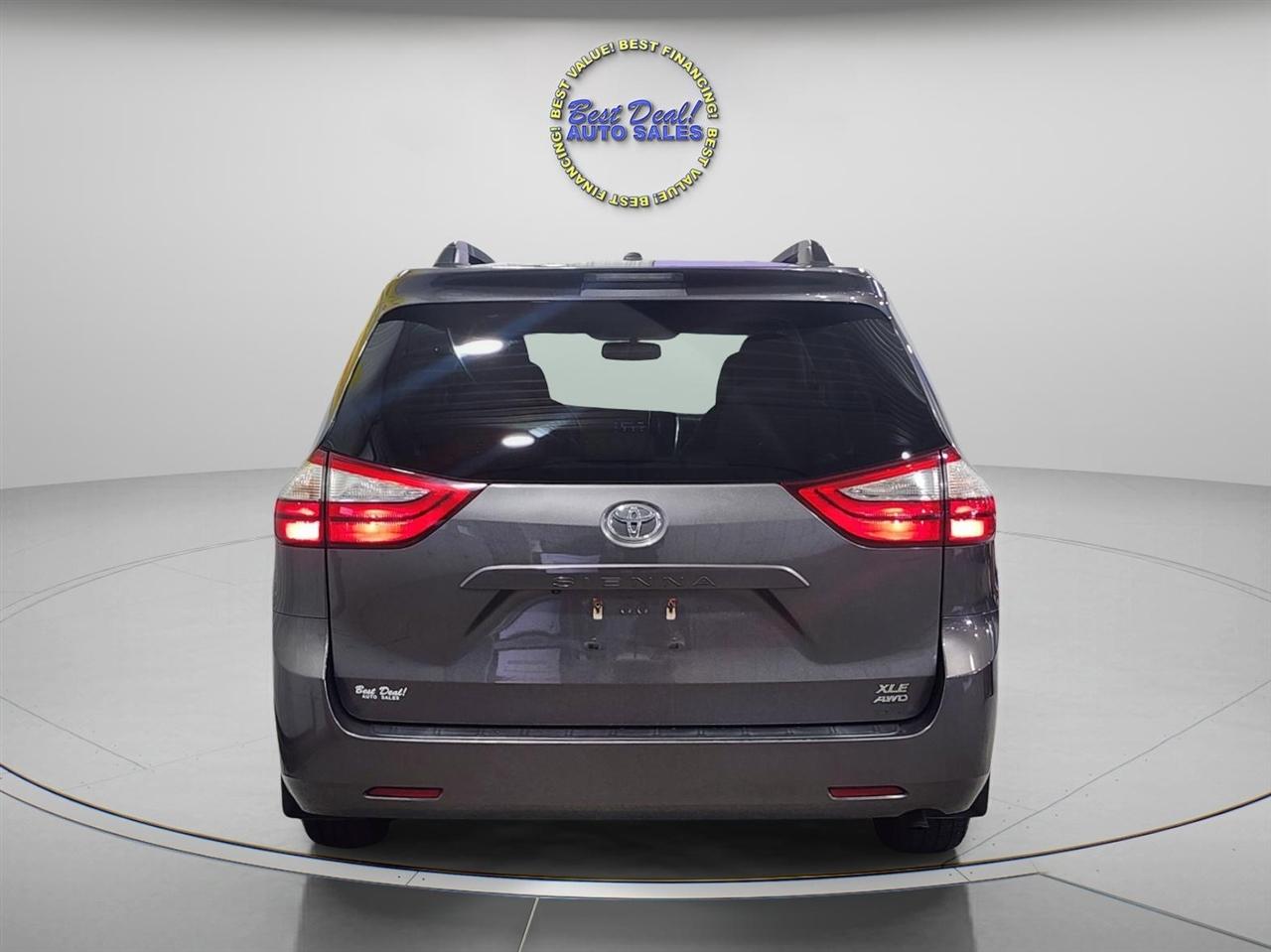 Toyota Sienna XLE 7-Passenger AWD 2017