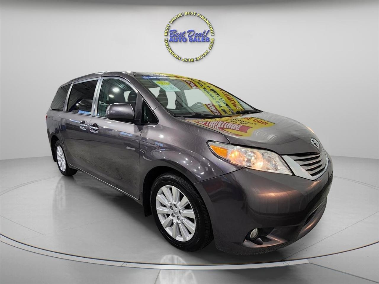 Toyota Sienna XLE 7-Passenger AWD 2017