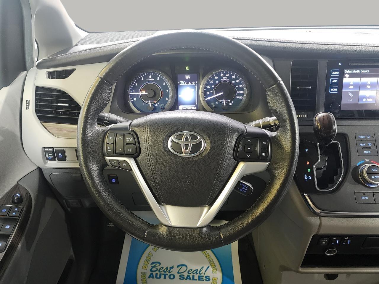 Toyota Sienna XLE 7-Passenger AWD 2017