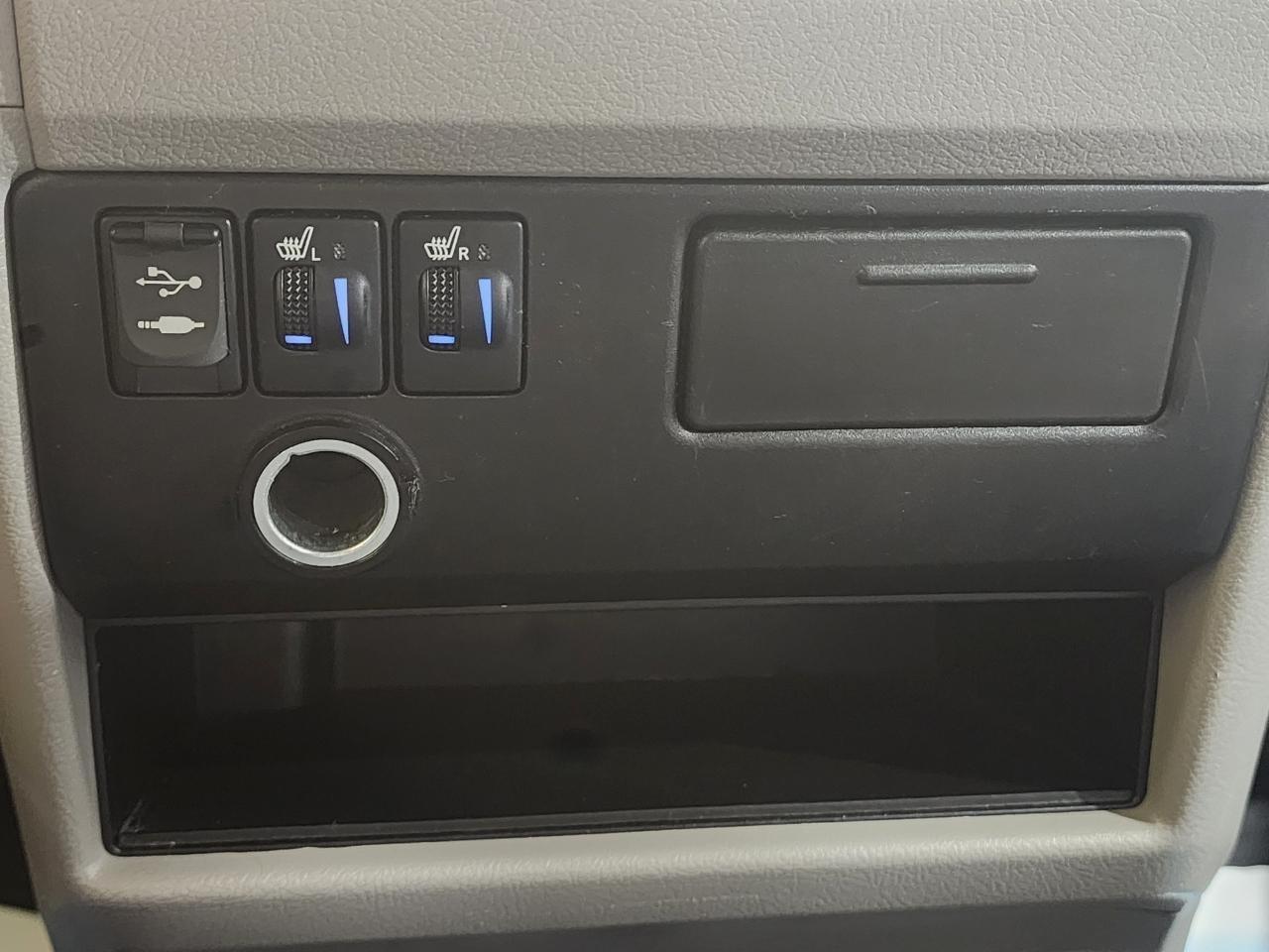 Toyota Sienna XLE 7-Passenger AWD 2017