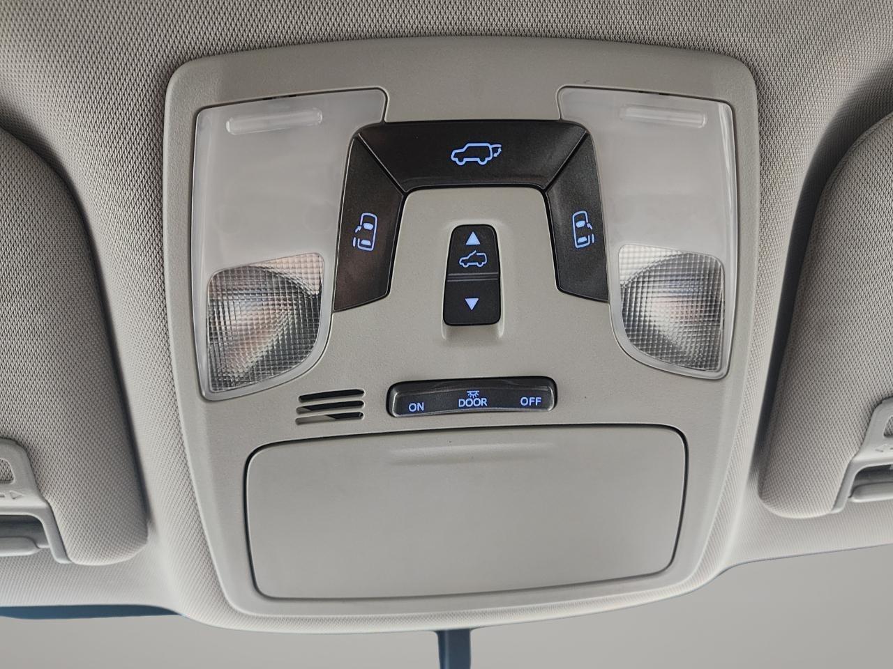 Toyota Sienna XLE 7-Passenger AWD 2017