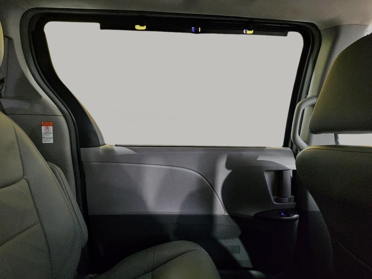 Toyota Sienna XLE 7-Passenger AWD 2017