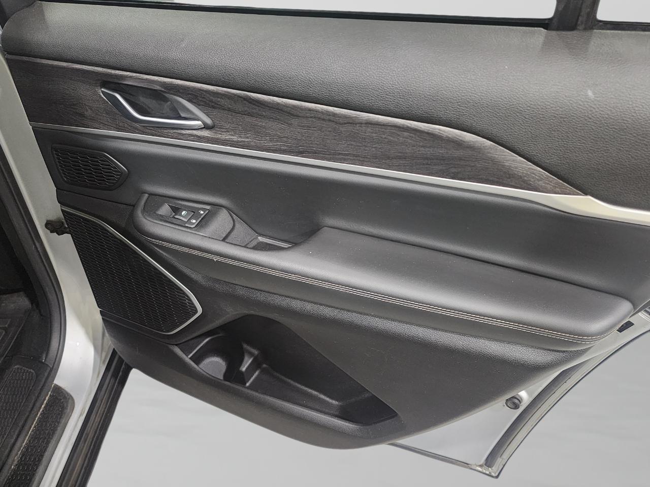 Jeep Grand Cherokee Limited 4WD 2021