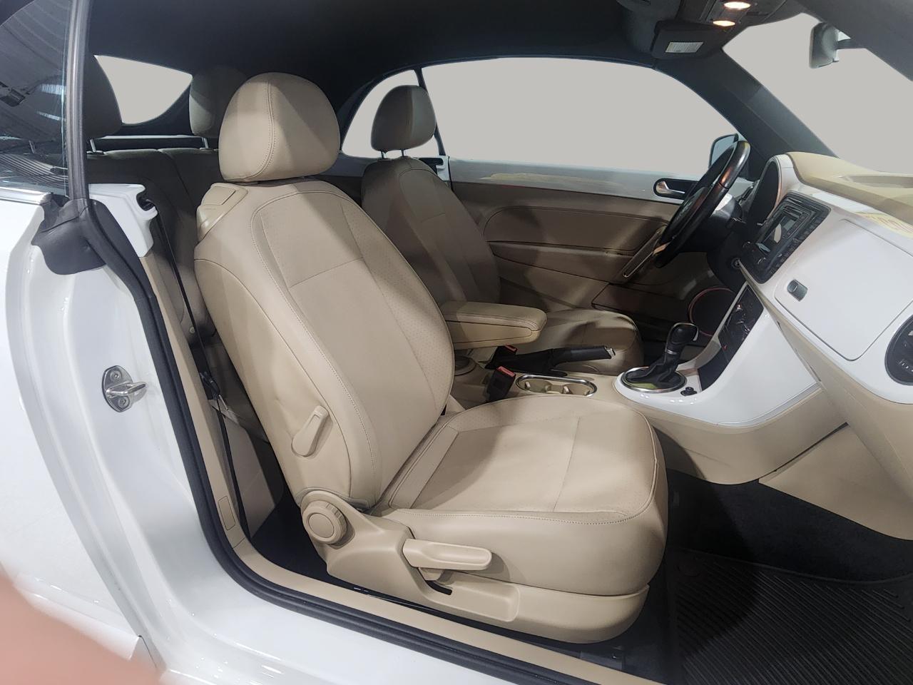 Volkswagen Beetle 2.0T SE Convertible 2019