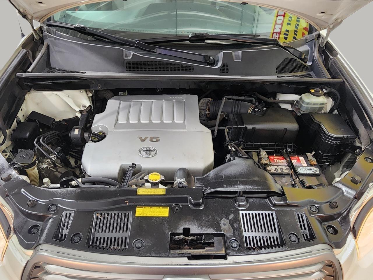 Toyota Highlander Base 4WD 2008