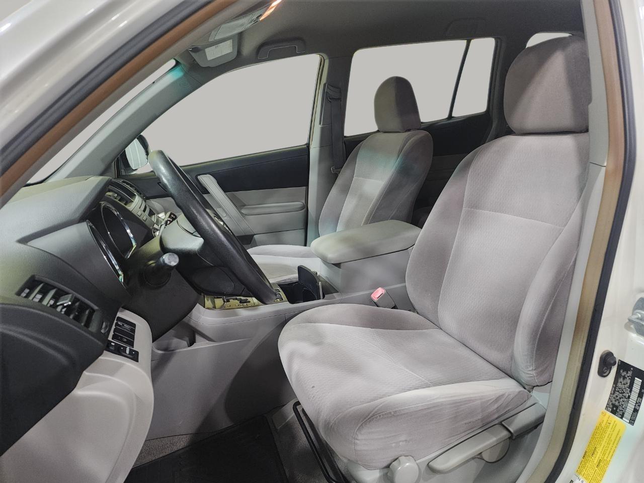 Toyota Highlander Base 4WD 2008