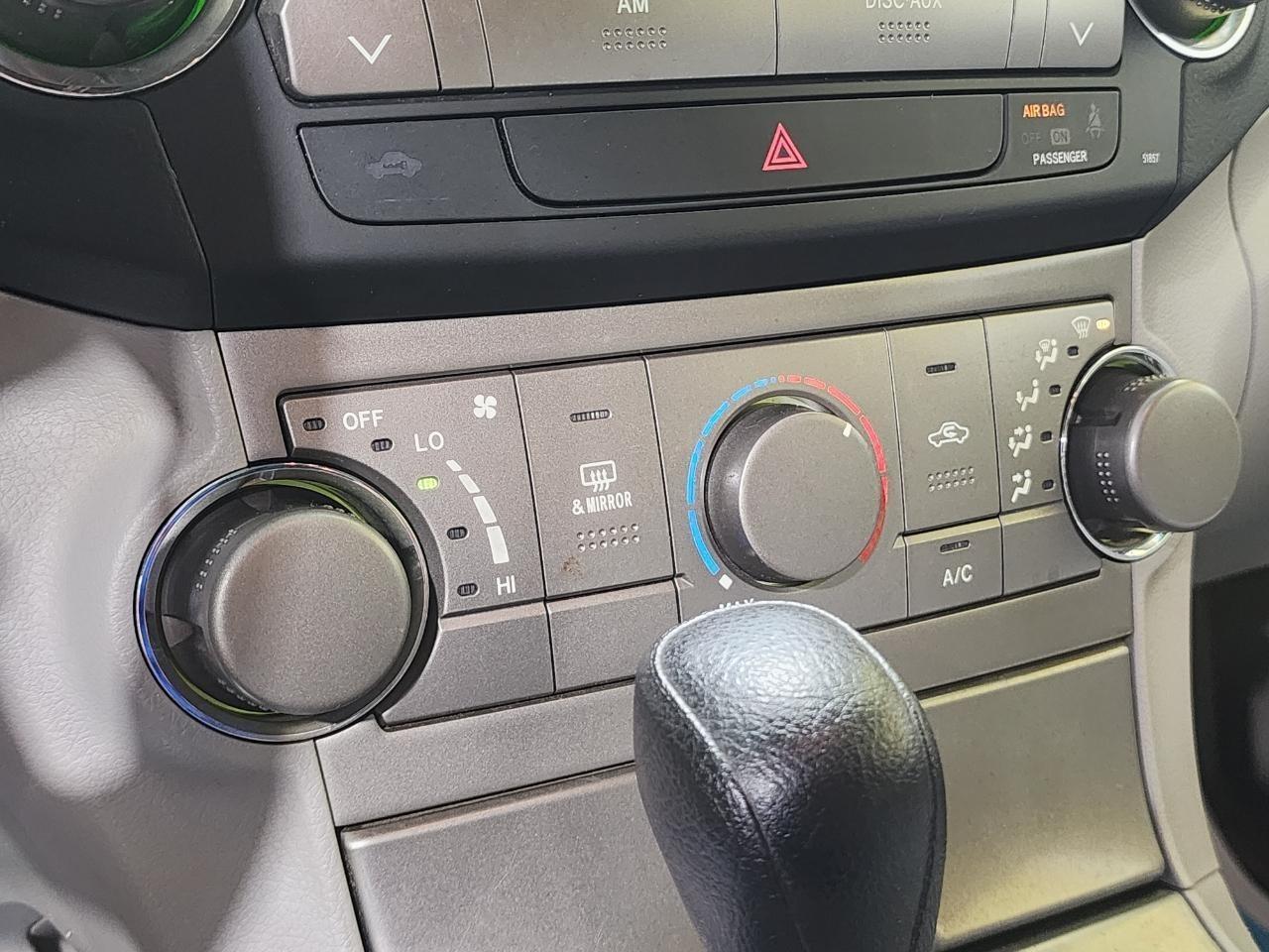 Toyota Highlander Base 4WD 2008