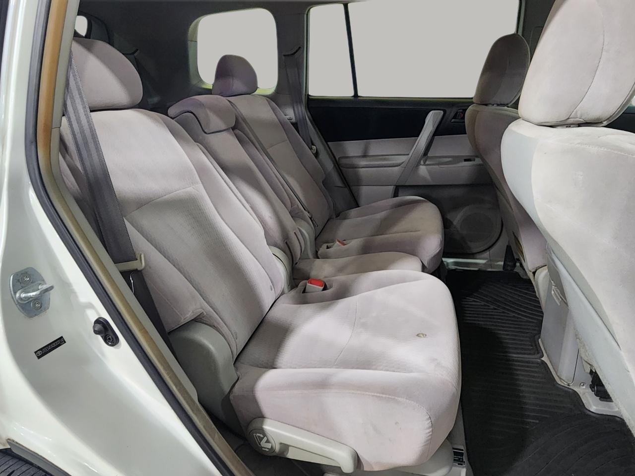 Toyota Highlander Base 4WD 2008