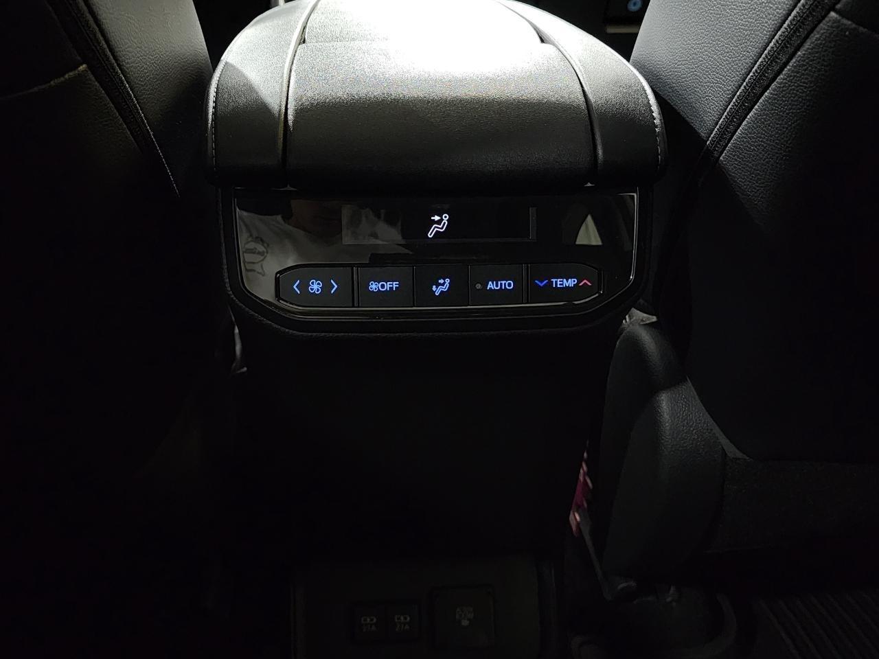 Toyota Highlander  2021