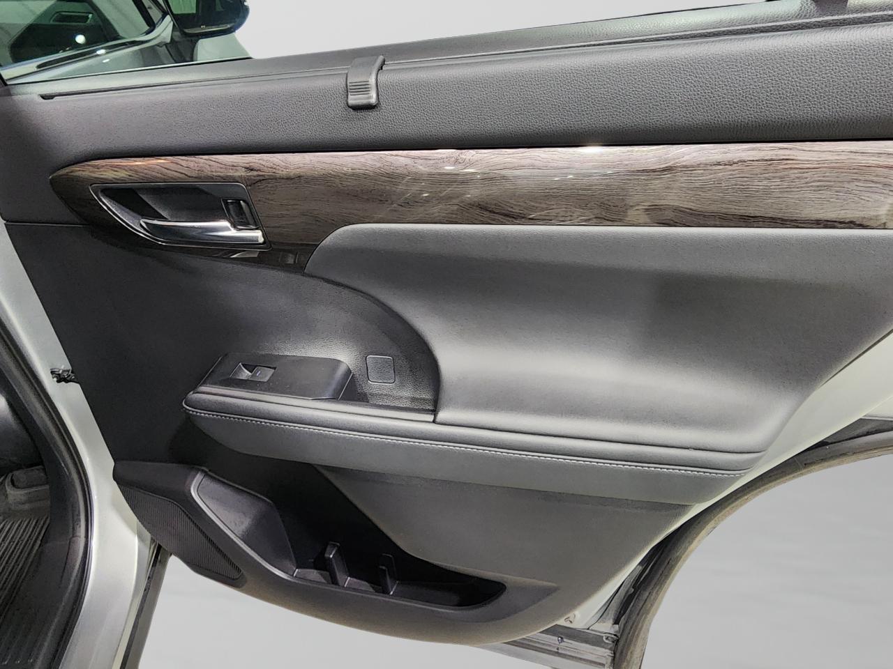 Toyota Highlander  2021