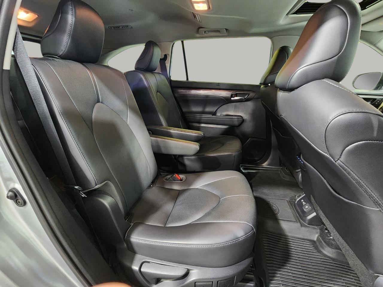 Toyota Highlander  2021