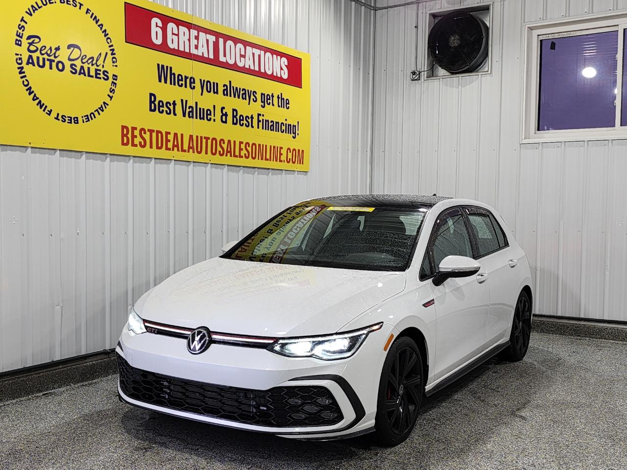 2022 Volkswagen Golf GTI SE w/Leather and Black Wheel Pkg.
