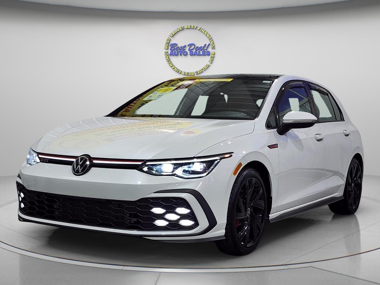2022 Volkswagen Golf GTI SE w/Leather and Black Wheel Pkg.