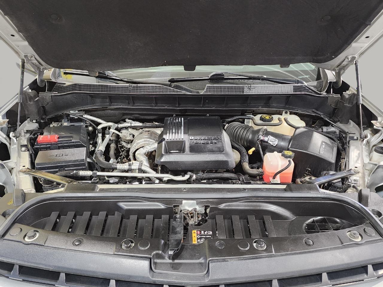 Chevrolet Silverado 1500 RST Crew Cab Long Box 4WD 2020