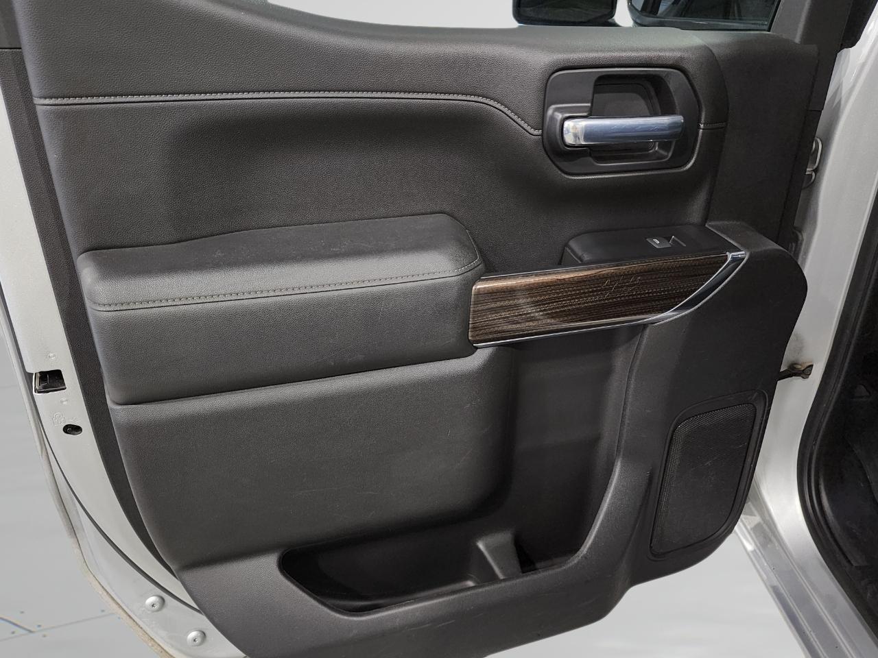 Chevrolet Silverado 1500 RST Crew Cab Long Box 4WD 2020