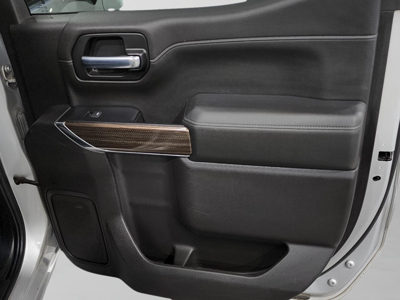 Chevrolet Silverado 1500 RST Crew Cab Long Box 4WD 2020