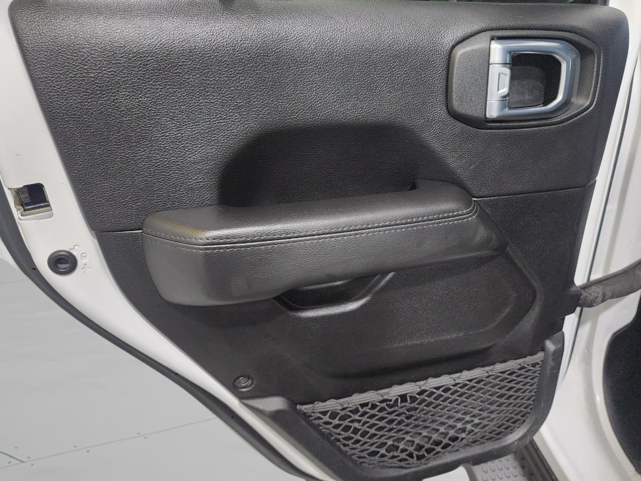 Jeep Wrangler Unlimited Sahara 2021