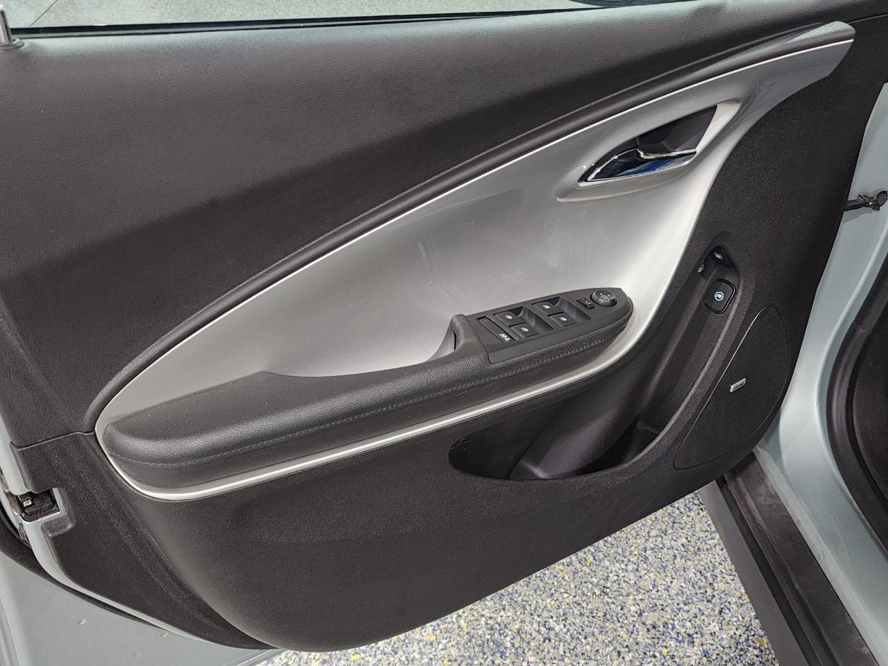 Chevrolet Volt  2012