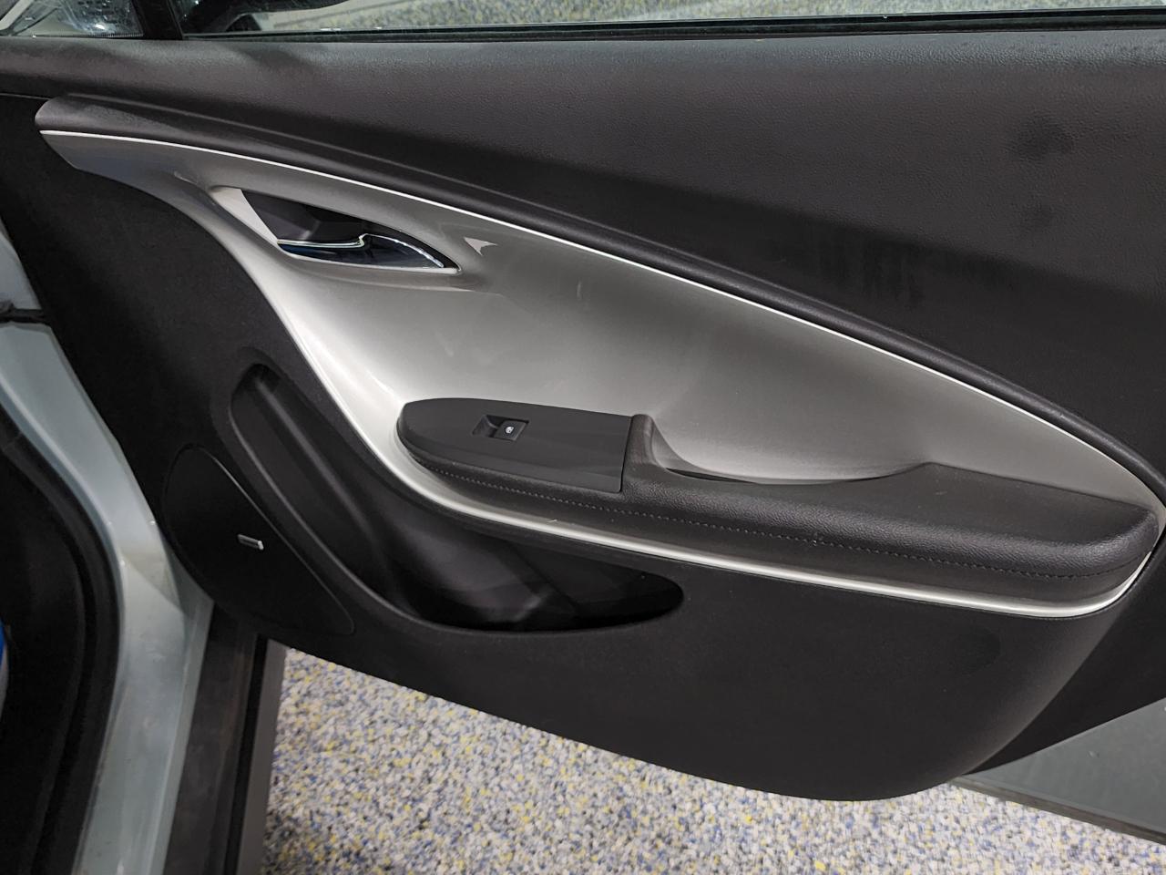 Chevrolet Volt  2012