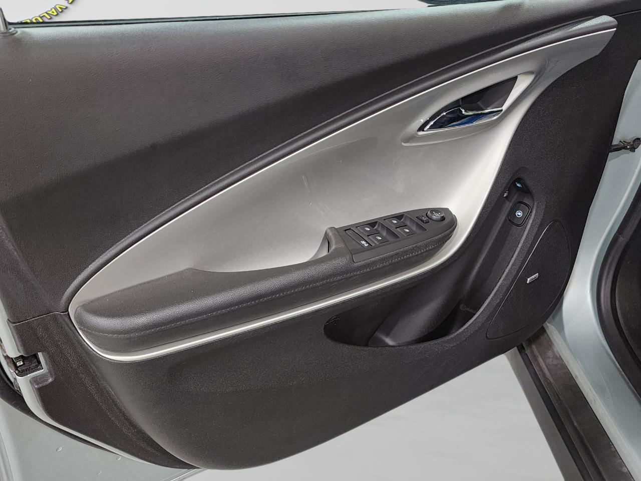 Chevrolet Volt  2012