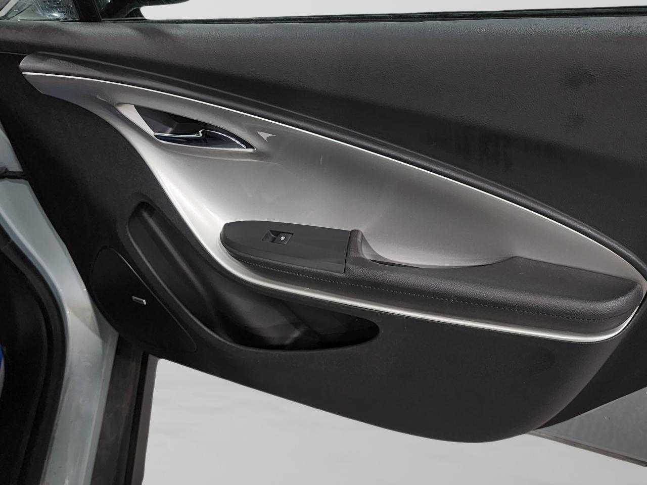 Chevrolet Volt  2012