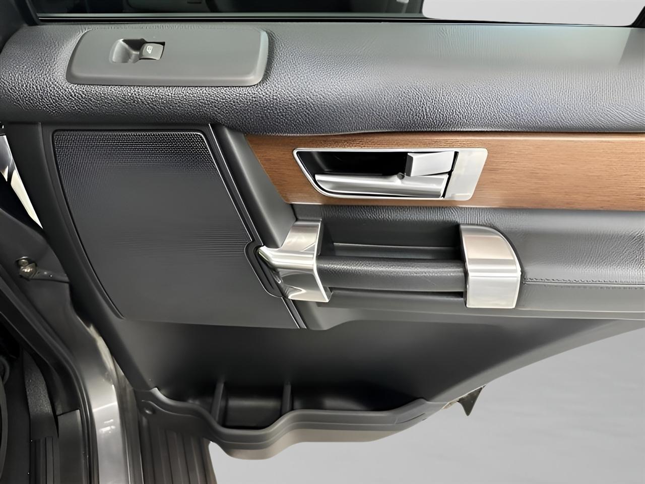 Land Rover LR4  2016
