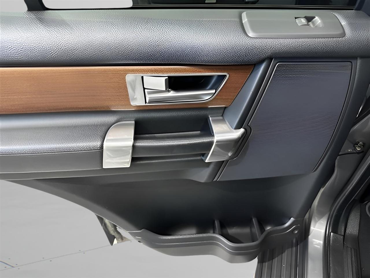 Land Rover LR4  2016
