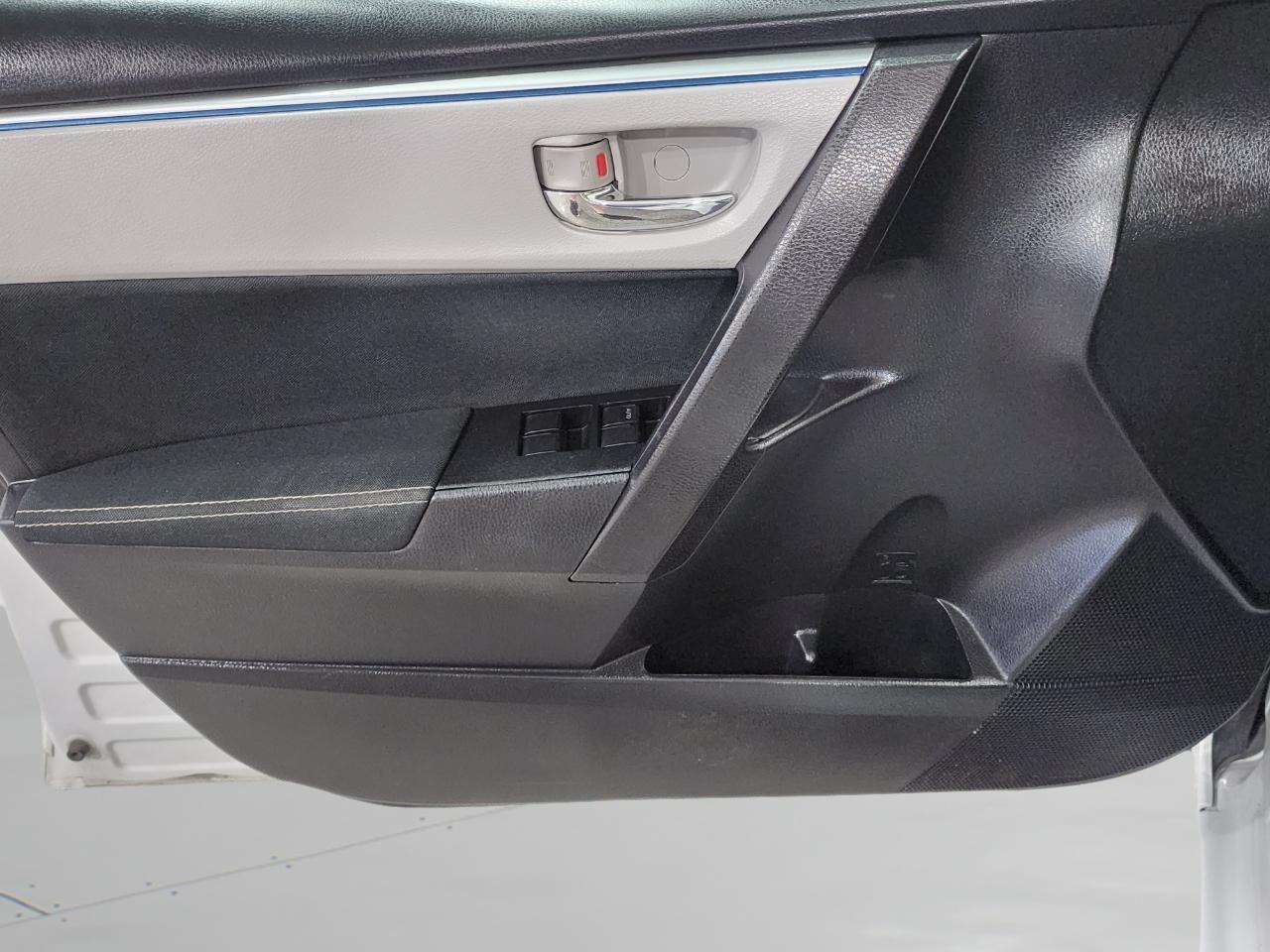 Toyota Corolla LE 2015