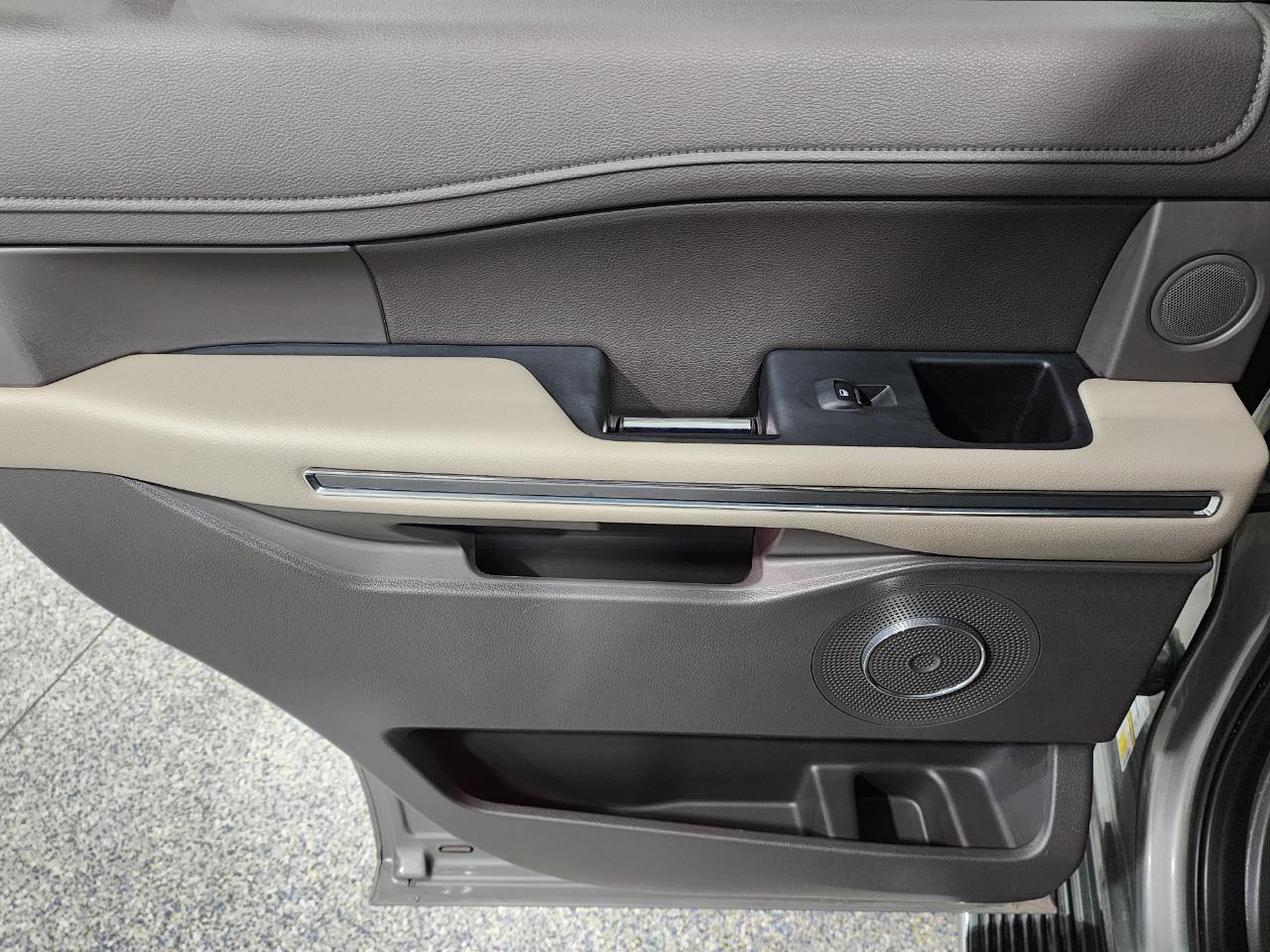 Ford Expedition XLT 4WD 2019