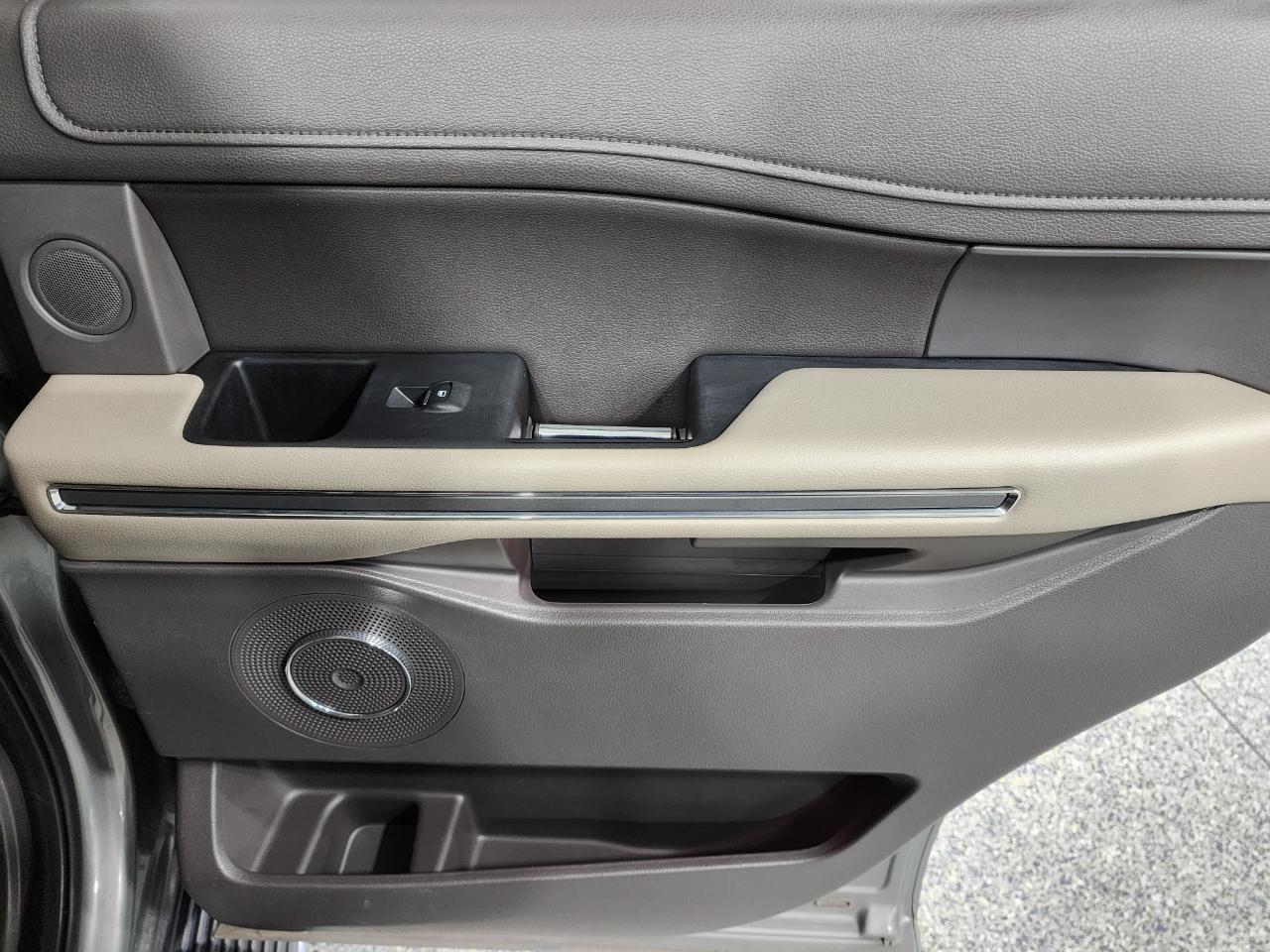 Ford Expedition XLT 4WD 2019