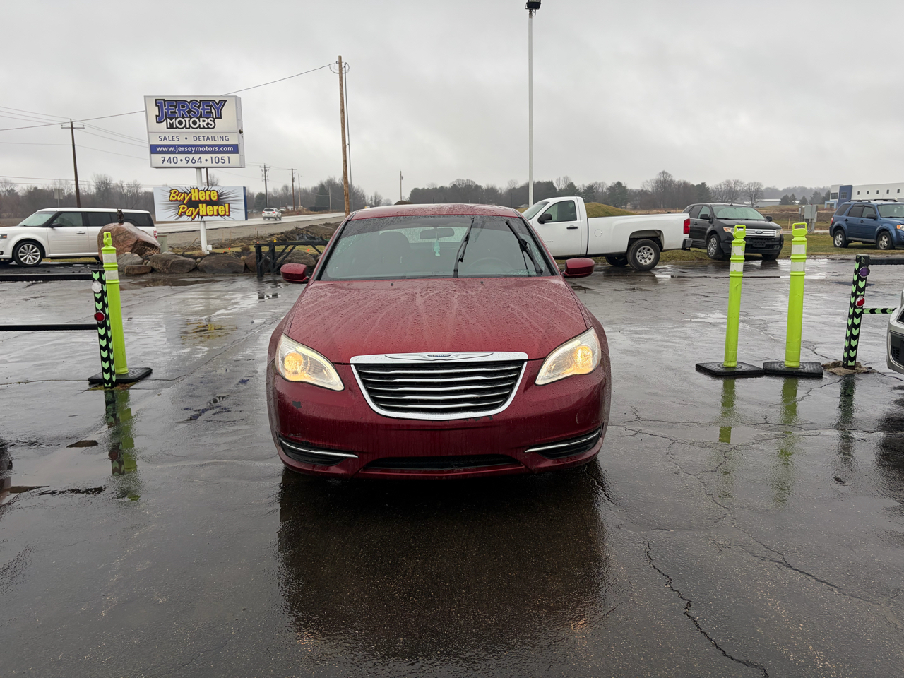 Chrysler 200 4dr Sdn Touring 2012