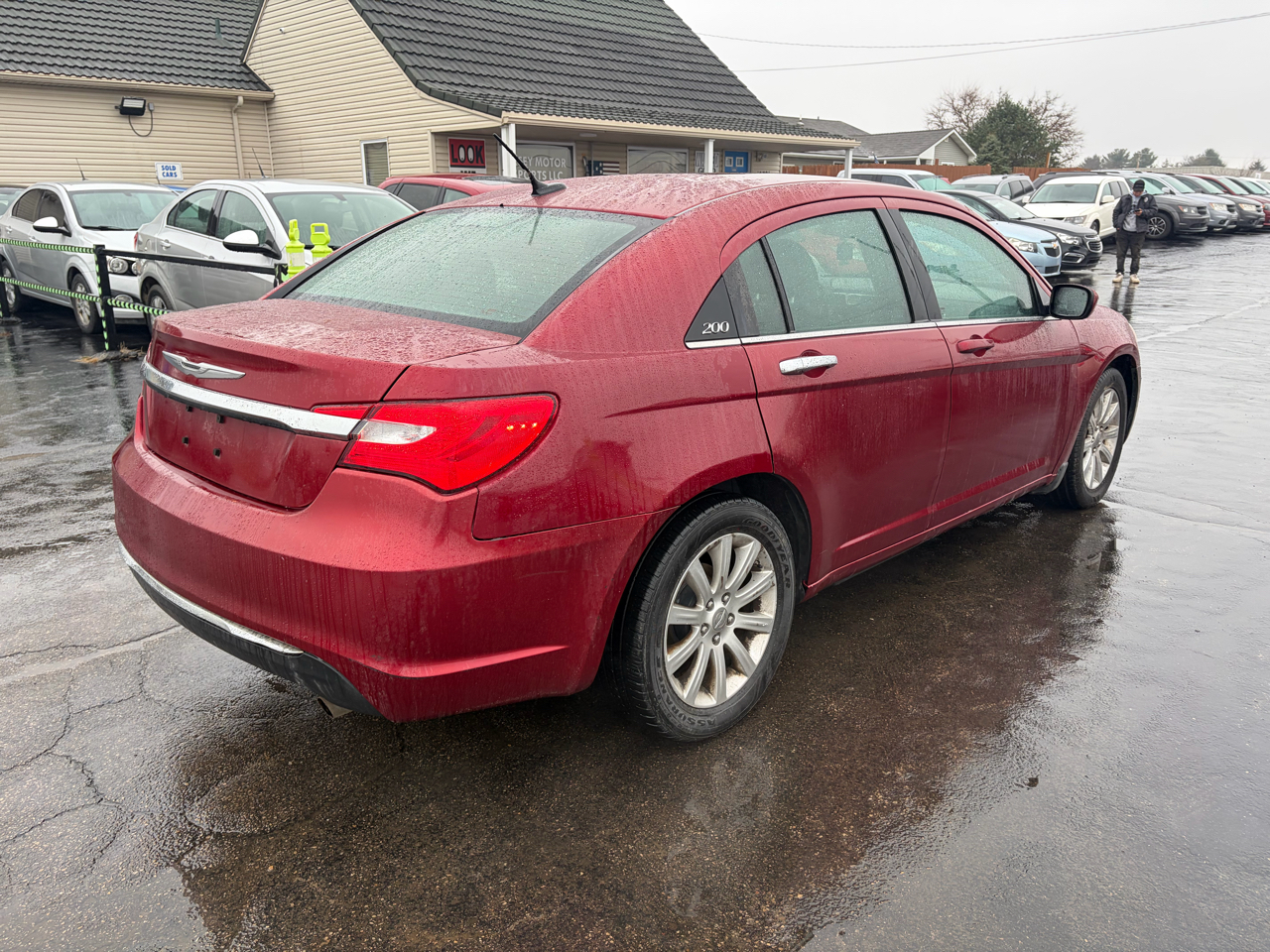 Chrysler 200 4dr Sdn Touring 2012