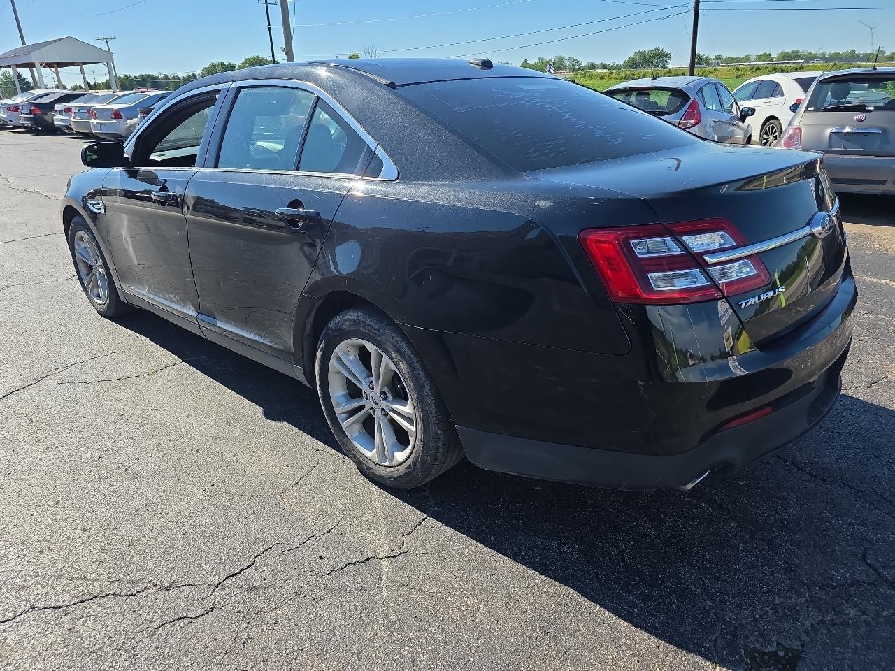 Ford Taurus SEL FWD 2015