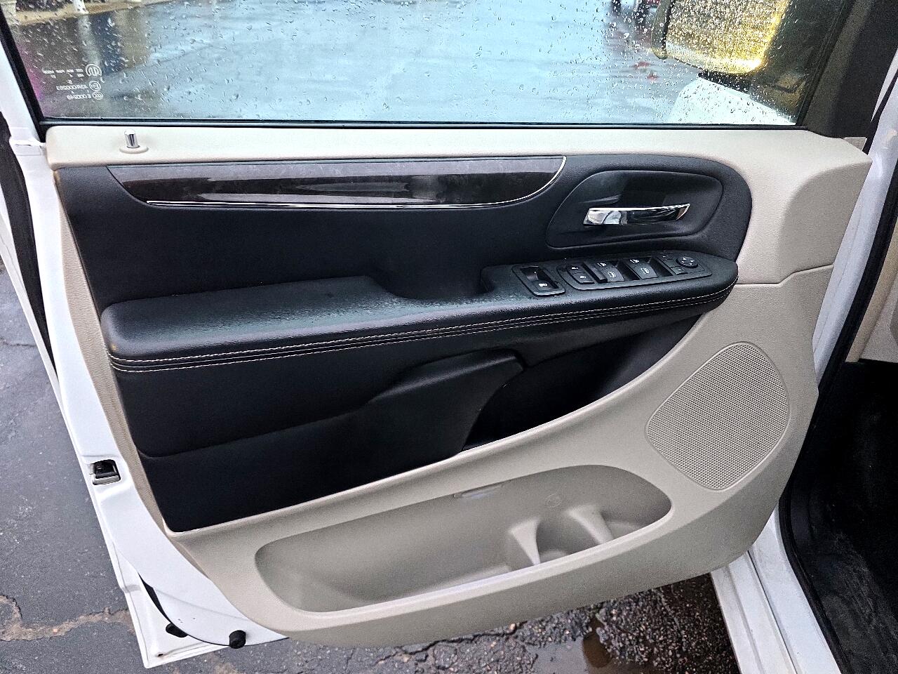 Chrysler Town & Country Touring 2014