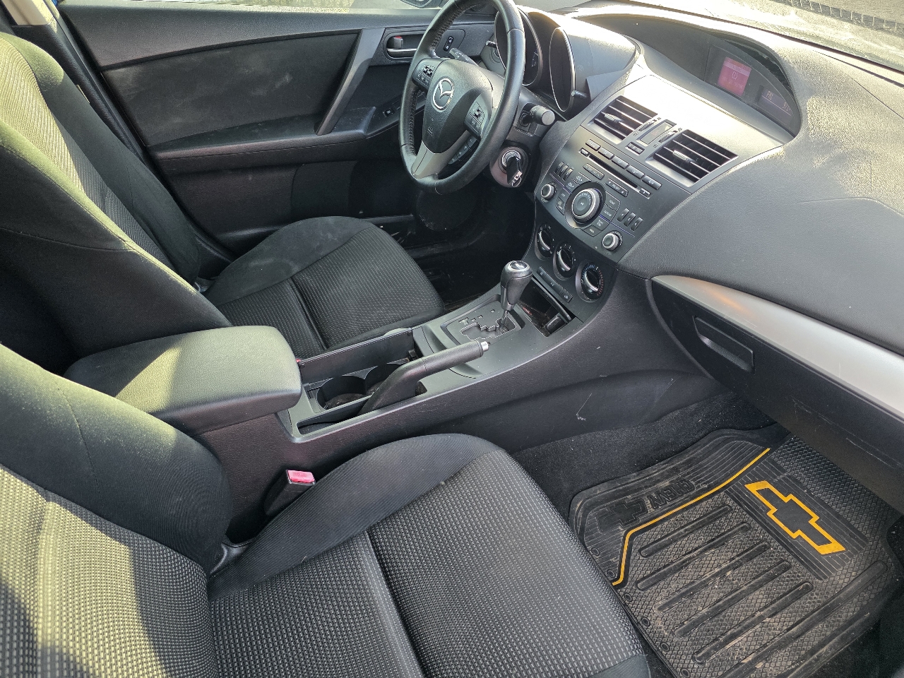 Mazda MAZDA3 i Touring 4-door 2012